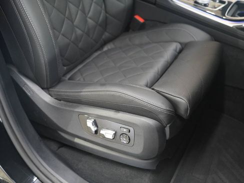 Used 2026 BMW X7 xDrive40i w/ Executive Package AWD/4WD image 31