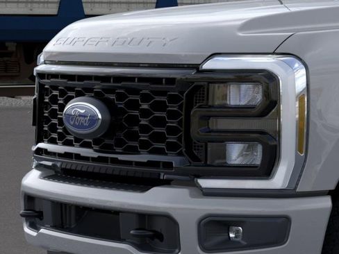 New 2026 Ford F250 4x4 Crew Cab Super Duty image 17