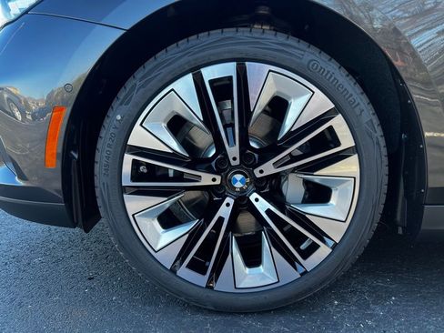 Used 2025 BMW 530i image 9