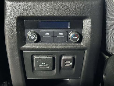 Used 2023 Chevrolet Traverse RS AWD/4WD image 16