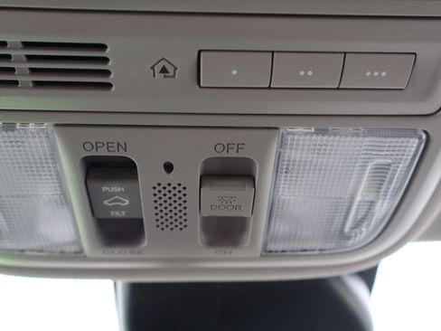 Used 2015 Honda Odyssey Touring Elite image 26