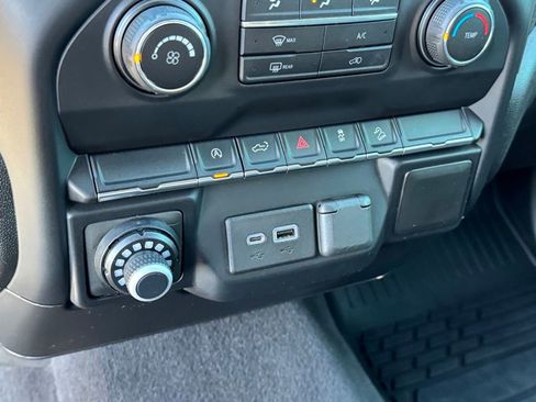 Used 2019 Chevrolet Silverado 1500 LT Trail Boss w/ Bed Protection Package AWD/4WD image 31