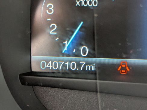 Used 2024 Ford Edge SEL image 18