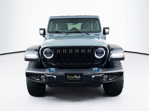 Used 2024 Jeep Wrangler Unlimited AWD/4WD image 2