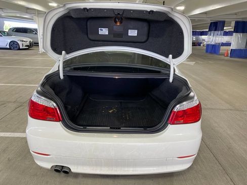 Used 2010 BMW 528i Sedan RWD image 9