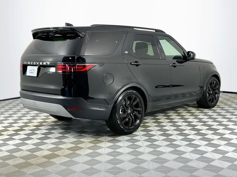 Certified 2025 Land Rover Discovery S image 5