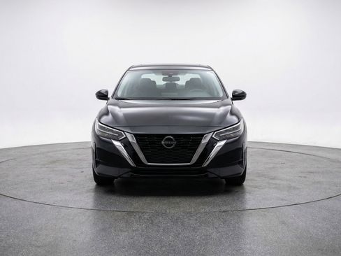 Used 2025 Nissan Sentra SV FWD image 2