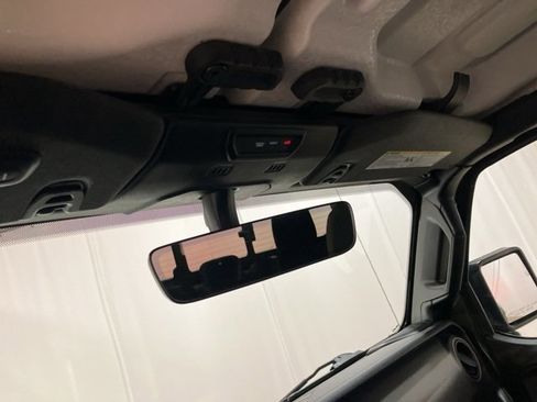 Used 2022 Jeep Gladiator Willys image 19