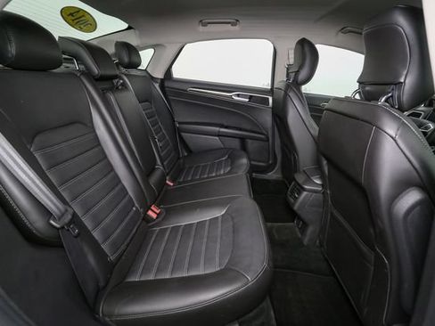 Used 2014 Ford Fusion SE w/ Equipment Group 202A FWD image 18