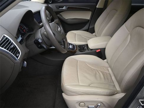 Used 2017 Audi Q5 2.0T Premium Plus w/ Technology Package image 17