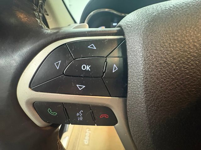 Used 2014 Jeep Grand Cherokee Overland w/ Advanced Technology Group AWD/4WD image 26