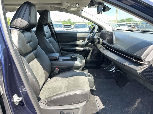 Used 2024 Nissan Ariya AWD image 12