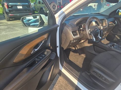 Used 2018 GMC Terrain SLE w/ Driver Convenience Package FWD image 6