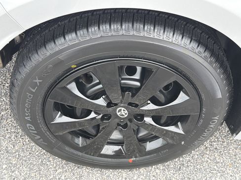 Certified 2022 Toyota Corolla LE image 24