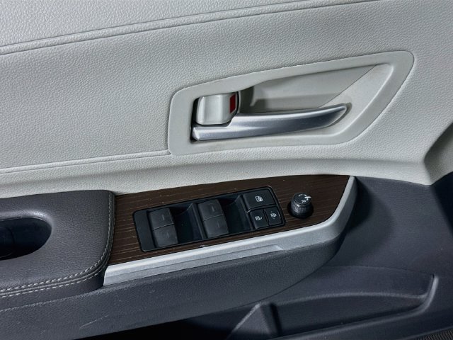 Certified 2021 Toyota Sienna XLE FWD image 19