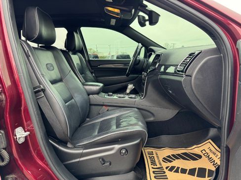 Used 2019 Jeep Grand Cherokee Overland AWD/4WD image 19