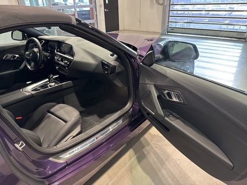 Used 2023 BMW Z4 sDrive30i w/ Shadowloine Package image 38