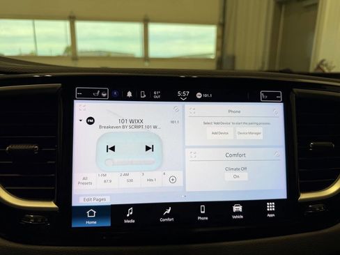 Used 2023 Chrysler Pacifica Touring-L FWD image 25