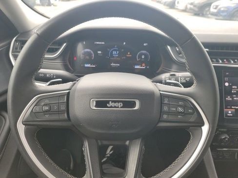 Used 2023 Jeep Grand Cherokee L Laredo AWD/4WD image 13