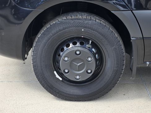 Used 2024 Mercedes-Benz Sprinter 3500 image 10