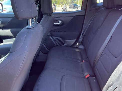 Used 2019 Jeep Renegade Latitude image 13