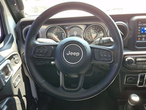 Used 2018 Jeep Wrangler Unlimited Sport S AWD/4WD image 16