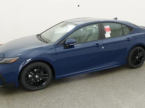 New 2026 Toyota Camry SE image 2