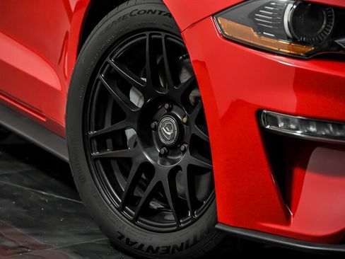 Used 2018 Ford Mustang GT RWD image 3