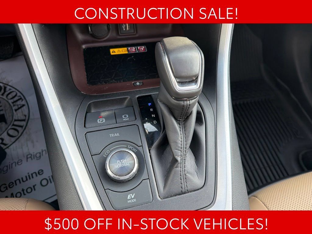 Used 2024 Toyota RAV4 Limited w/ Advanced Technology Package AWD/4WD image 20