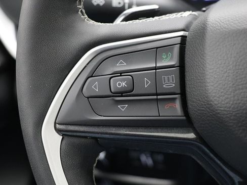 Used 2023 Jeep Grand Cherokee Altitude image 19