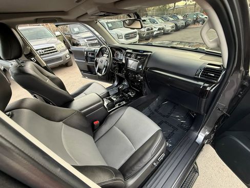 Used 2016 Toyota 4Runner SR5 Premium AWD/4WD image 18