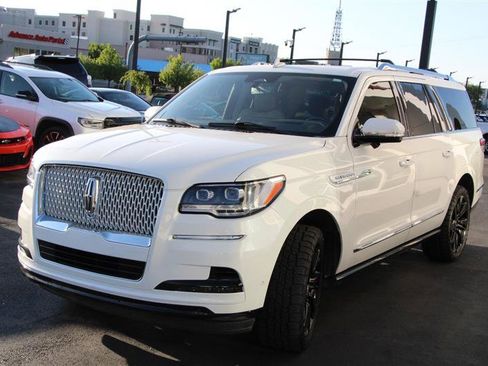 Used 2022 Lincoln Navigator L Reserve AWD/4WD image 3
