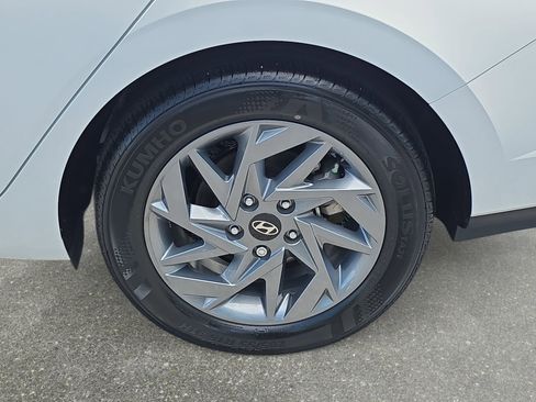 Used 2024 Hyundai Elantra SEL FWD image 32