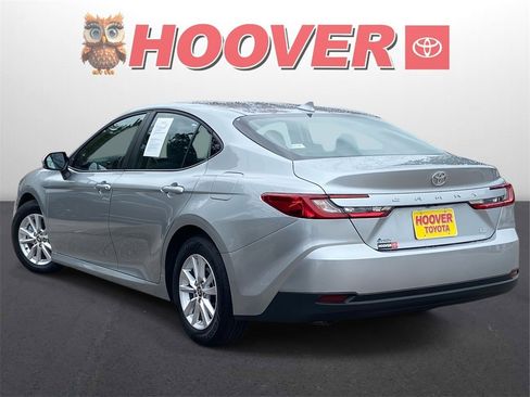 Used 2026 Toyota Camry LE image 5