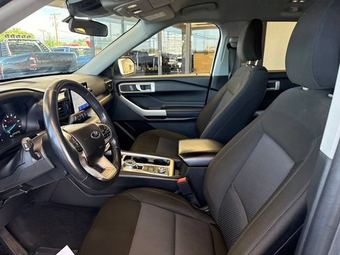 Used 2023 Ford Explorer XLT AWD/4WD image 13