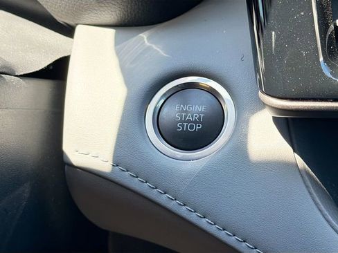 Used 2024 Toyota Highlander Limited image 38