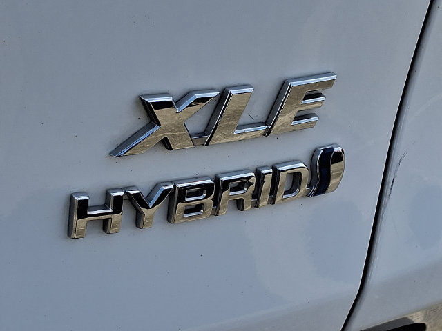 Used 2021 Toyota RAV4 XLE w/ Convenience Package AWD/4WD image 10