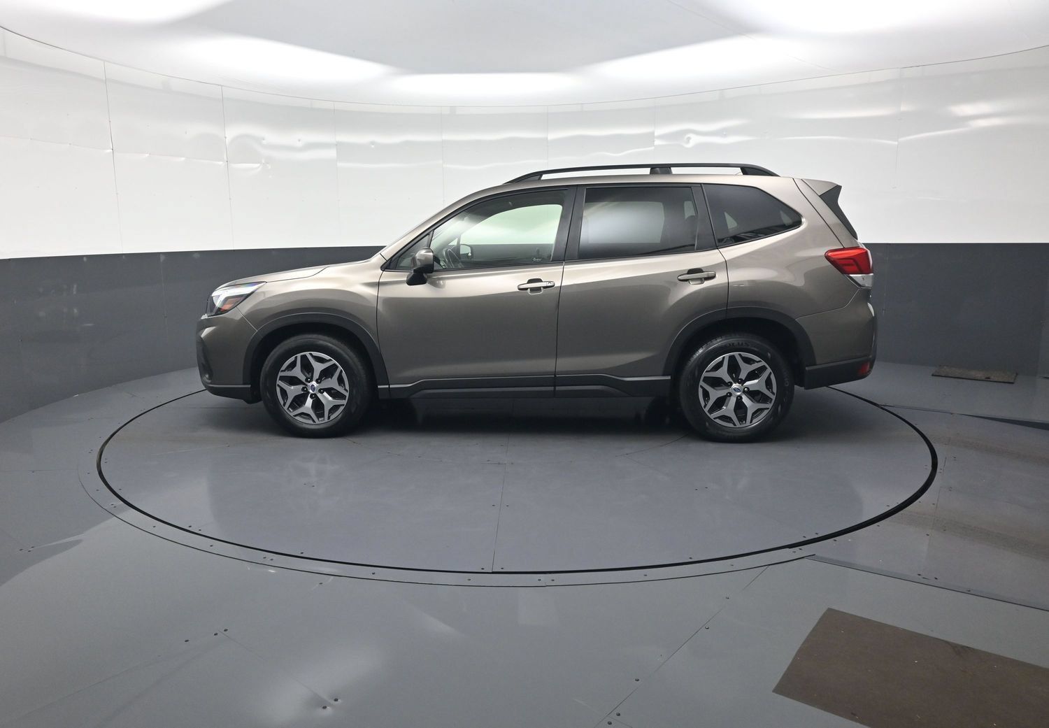 Used 2019 Subaru Forester Premium w/ All-Weather Package AWD/4WD image 6
