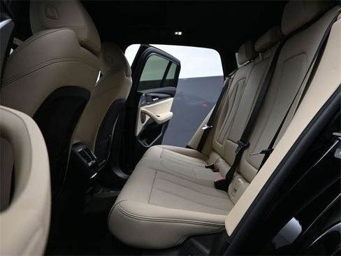 Used 2024 BMW X4 M40i w/ Premium Package image 11