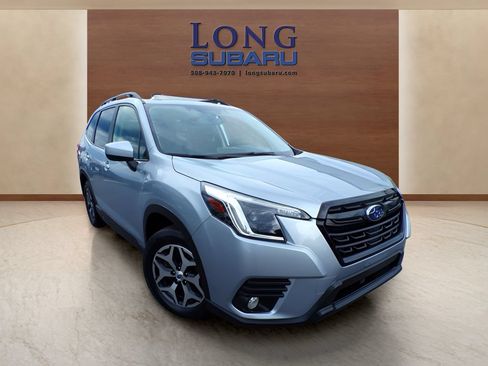 Used 2023 Subaru Forester Premium AWD/4WD image 5