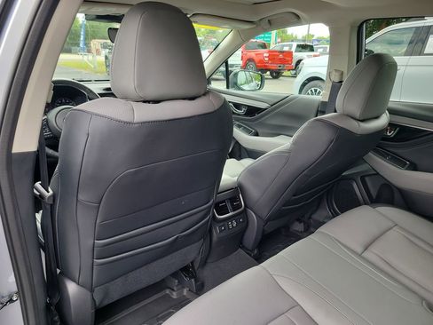 Used 2025 Subaru Outback Limited AWD/4WD image 11