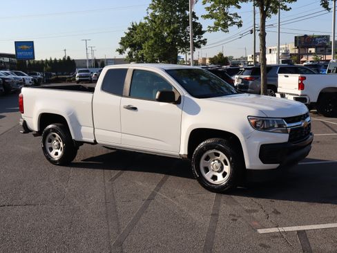 Used 2021 Chevrolet Colorado W/T w/ WT Convenience Package RWD image 2