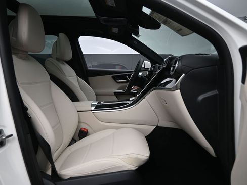 New 2025 Mercedes-Benz GLC 300 4MATIC image 26
