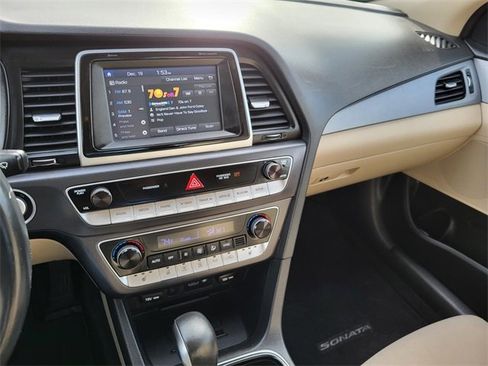 Used 2019 Hyundai Sonata SEL w/ Tech Package 02 image 19