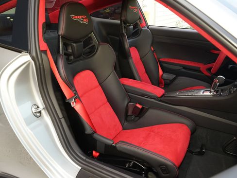 Used 2018 Porsche 911 GT2 RS RWD image 19