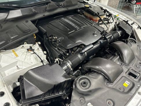 Used 2016 Jaguar XJ R-Sport RWD image 10