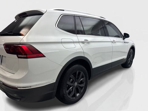 Used 2024 Volkswagen Tiguan SE FWD image 13