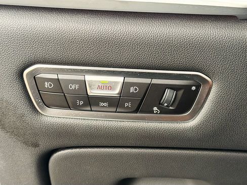 Used 2022 BMW X7 M50i w/ Executive Package image 37