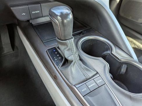 Used 2023 Toyota Camry SE image 12