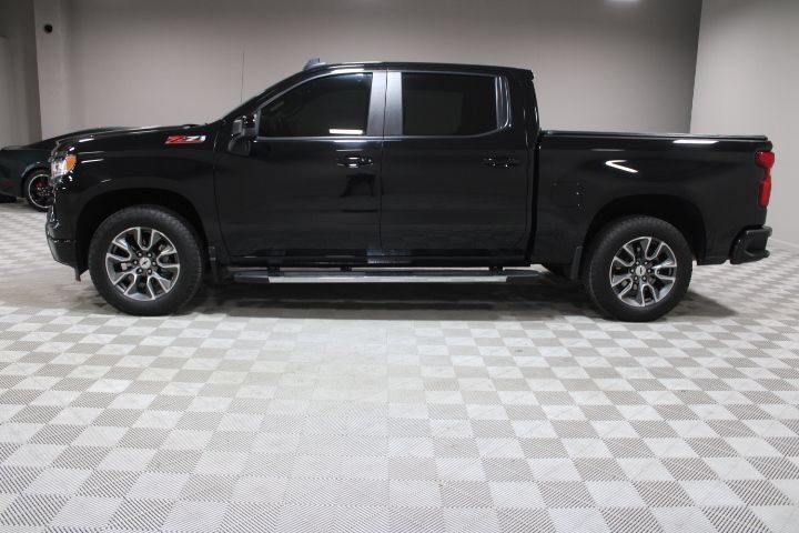 Used 2024 Chevrolet Silverado 1500 RST w/ Z71 Off-Road Package AWD/4WD image 8